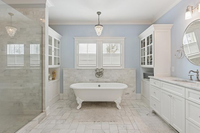 20575 Summerville Road, Deephaven, MN 55331