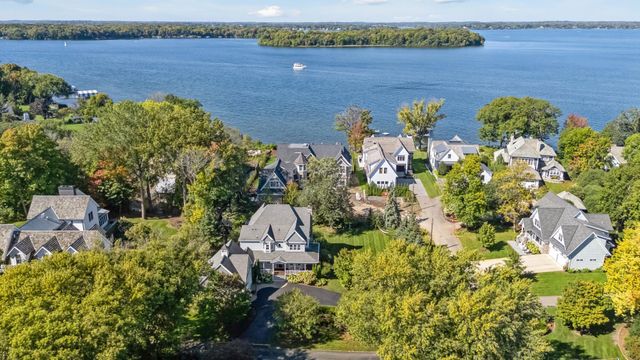 20575 Summerville Road, Deephaven, MN 55331