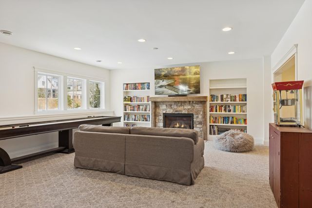 20575 Summerville Road, Deephaven, MN 55331