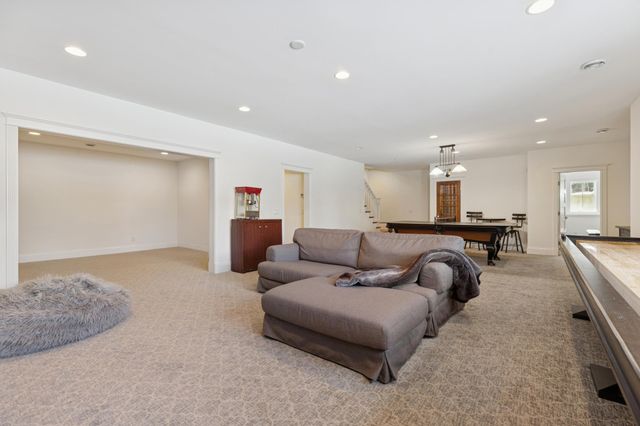 20575 Summerville Road, Deephaven, MN 55331