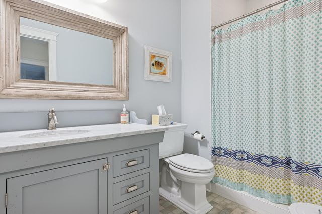 20575 Summerville Road, Deephaven, MN 55331