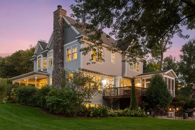 20575 Summerville Road, Deephaven, MN 55331