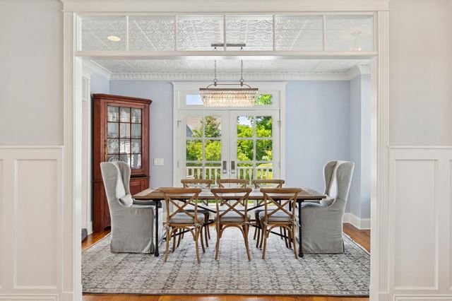 20575 Summerville Road, Deephaven, MN 55331