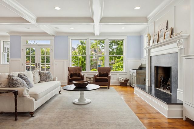 20575 Summerville Road, Deephaven, MN 55331