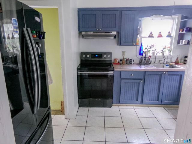 20 Lone Oak Avenue, Waterbury, CT 06710