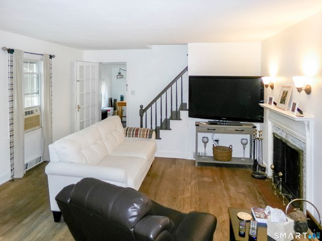 20 Lone Oak Avenue, Waterbury, CT 06710