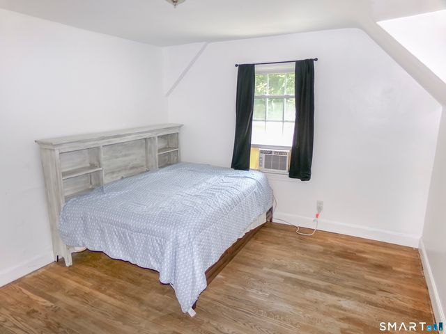 20 Lone Oak Avenue, Waterbury, CT 06710