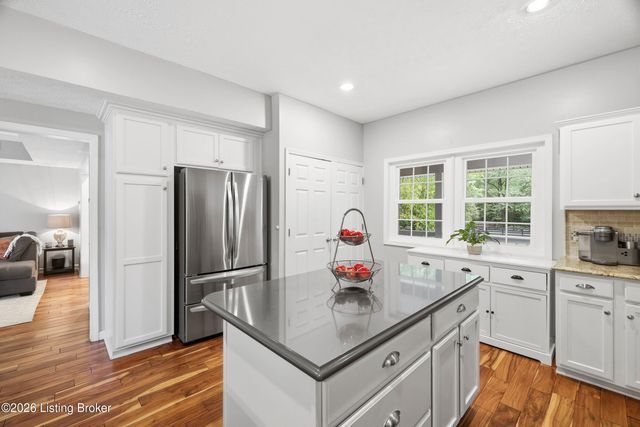 14417 Spring Dr, Prospect, KY 40059