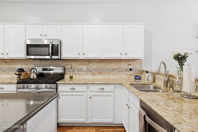14417 Spring Dr, Prospect, KY 40059