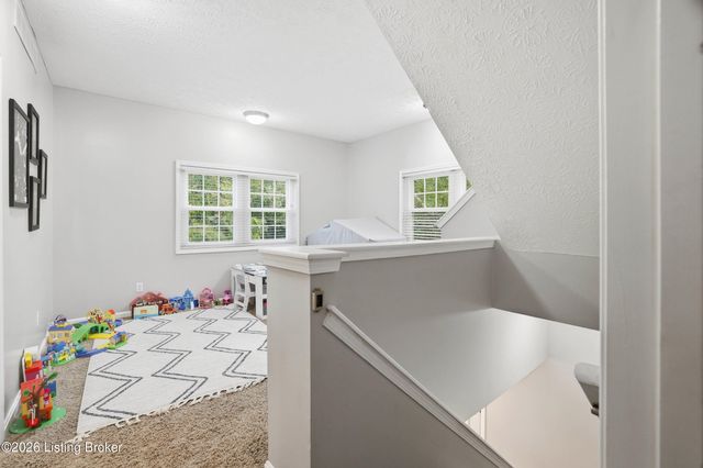 14417 Spring Dr, Prospect, KY 40059