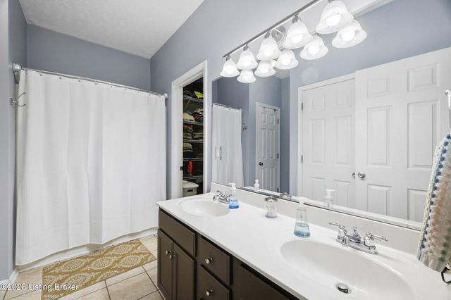 14417 Spring Dr, Prospect, KY 40059