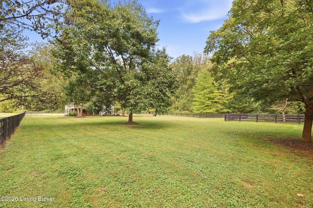 14417 Spring Dr, Prospect, KY 40059