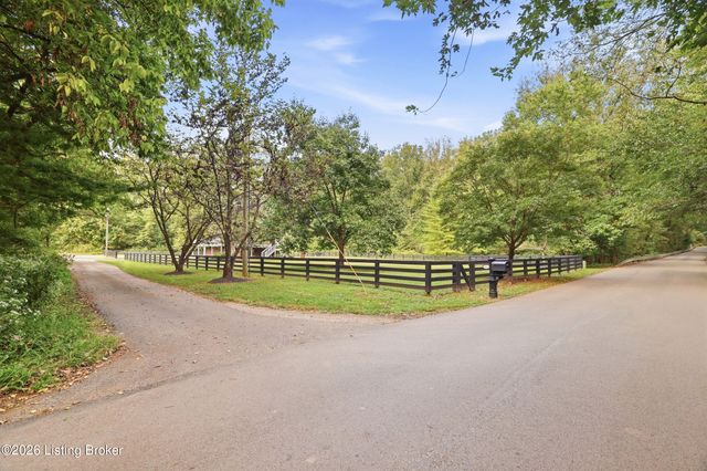 14417 Spring Dr, Prospect, KY 40059