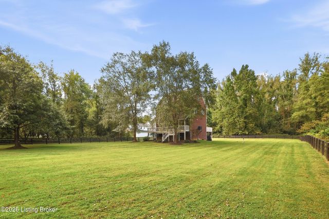 14417 Spring Dr, Prospect, KY 40059