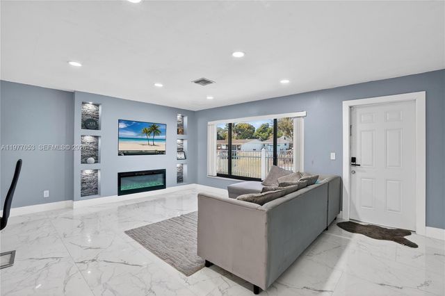 1318 13th Street, West Palm Beach, FL 33401