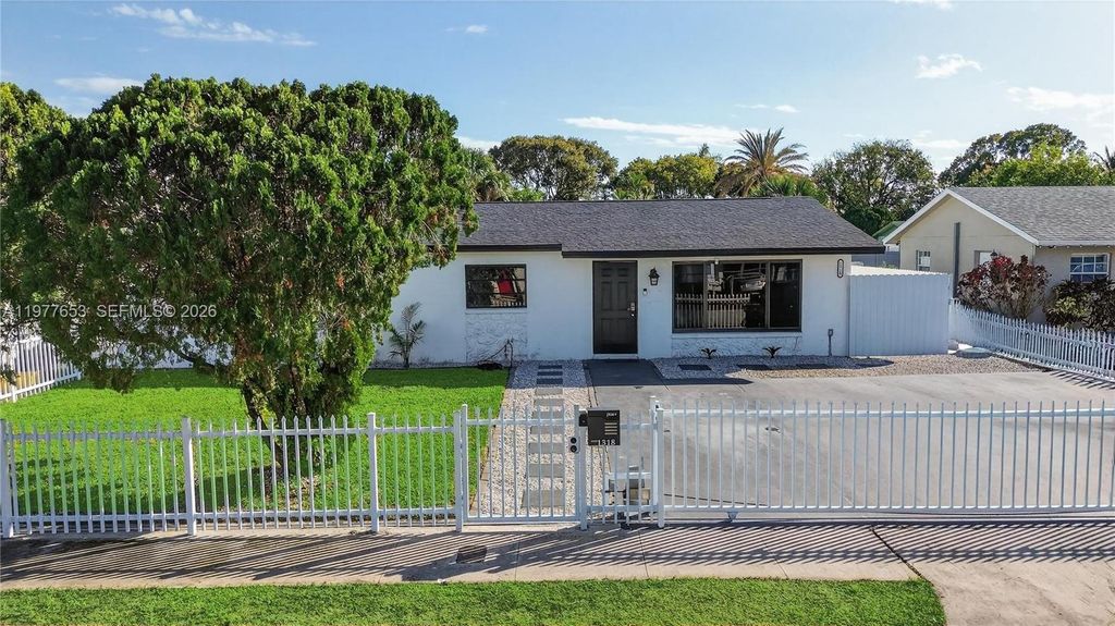 1318 13th Street, West Palm Beach, FL 33401