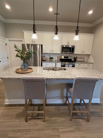 457 Mangrove Lane, Bossier City, LA 71111