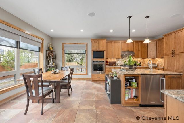 7712 SHADOW MTN CIR, Cheyenne, WY 82009