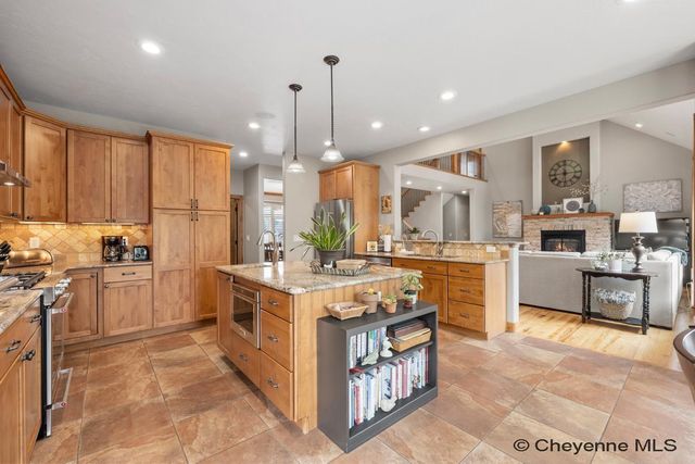 7712 SHADOW MTN CIR, Cheyenne, WY 82009