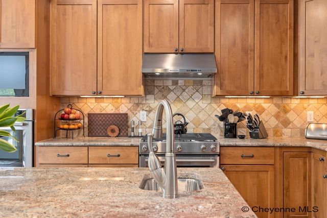 7712 SHADOW MTN CIR, Cheyenne, WY 82009