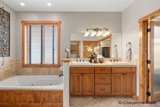7712 SHADOW MTN CIR, Cheyenne, WY 82009