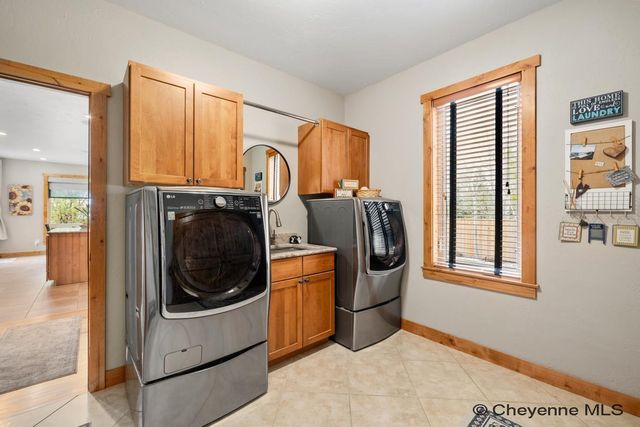 7712 SHADOW MTN CIR, Cheyenne, WY 82009