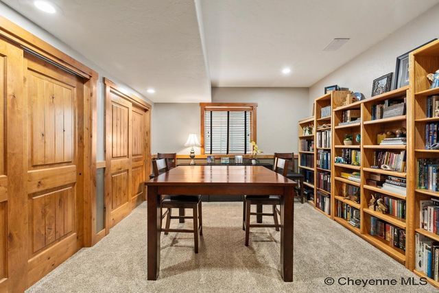 7712 SHADOW MTN CIR, Cheyenne, WY 82009