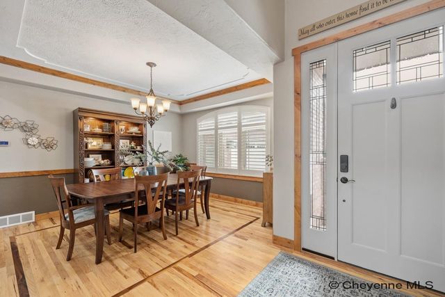 7712 SHADOW MTN CIR, Cheyenne, WY 82009