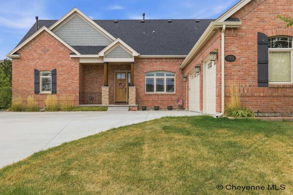 7712 SHADOW MTN CIR, Cheyenne, WY 82009