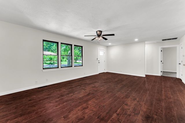 3428 S Fort Avenue, Springfield, MO 65807