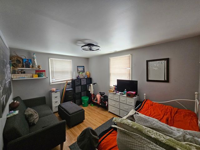 10N827 Hawthorne Street, Elgin, IL 60123