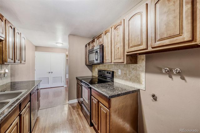 7953 Chase Circle 200, Arvada, CO 80003