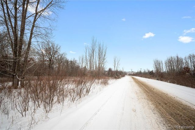 000 Victory Drive, Howell, MI 48843