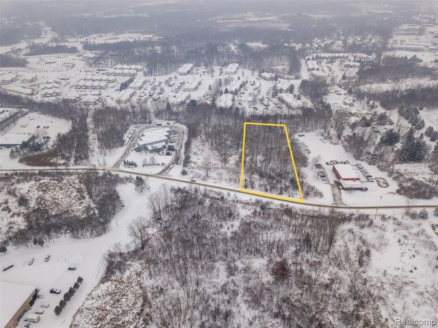 000 Victory Drive, Howell, MI 48843