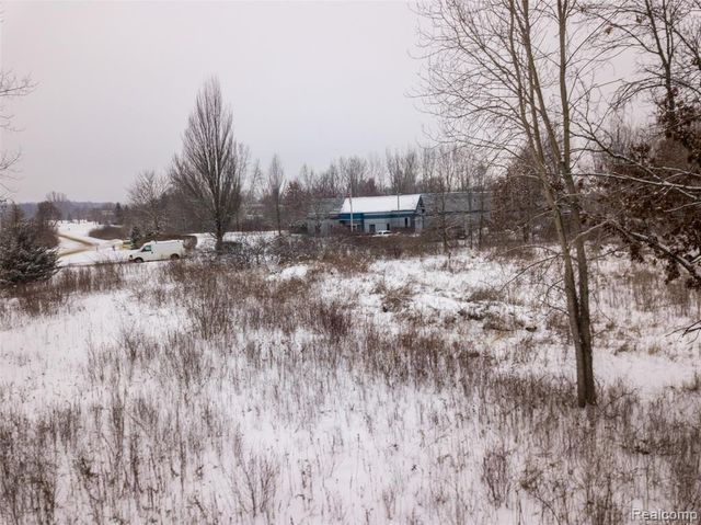 000 Victory Drive, Howell, MI 48843