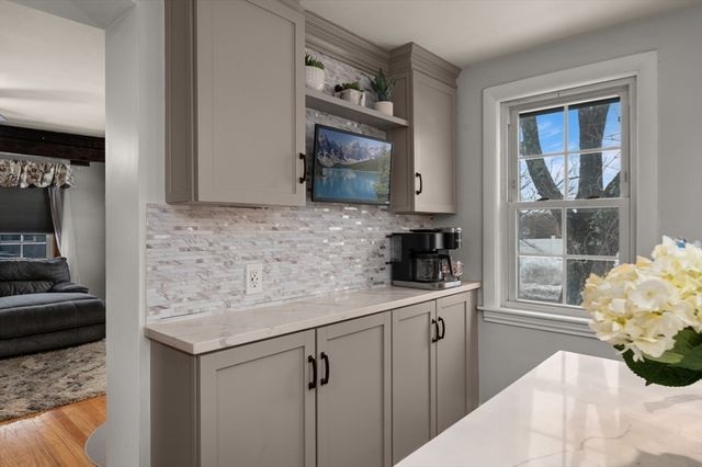 15 Roland Road, Peabody, MA 01960