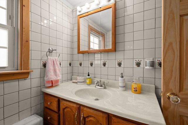 15 Roland Road, Peabody, MA 01960