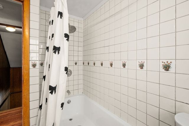 15 Roland Road, Peabody, MA 01960