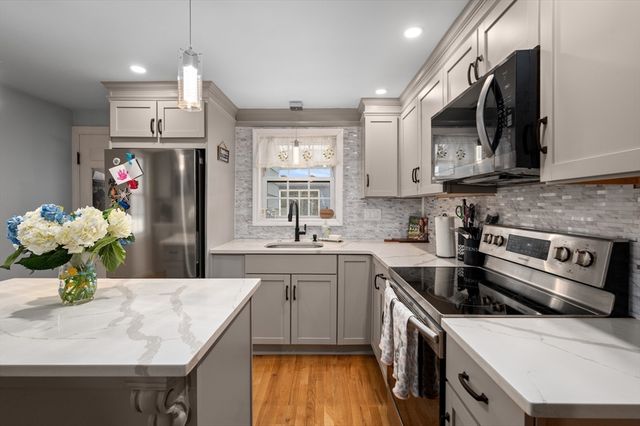 15 Roland Road, Peabody, MA 01960