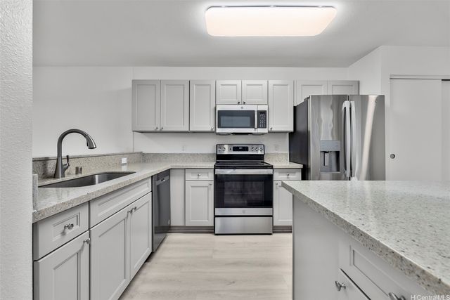 94-824 Lumiauau Street W103, Waipahu, HI 96797