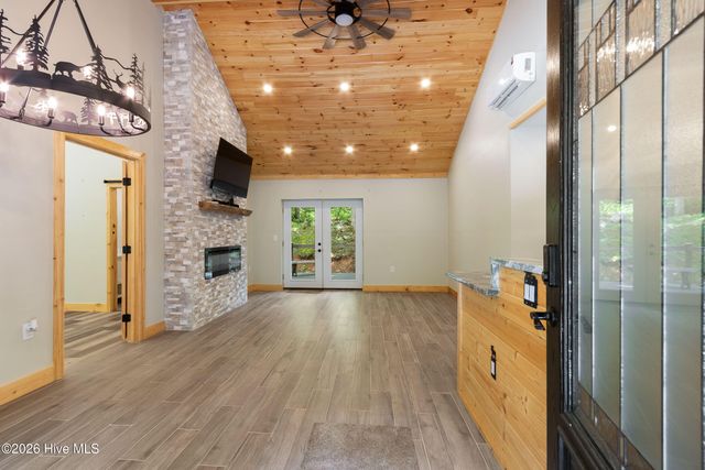 2052 Granny Squirrel Drive, Andrews, NC 28901
