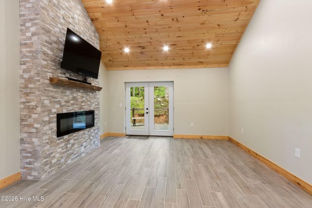 2052 Granny Squirrel Drive, Andrews, NC 28901