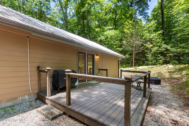 2052 Granny Squirrel Drive, Andrews, NC 28901