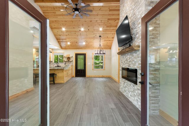 2052 Granny Squirrel Drive, Andrews, NC 28901