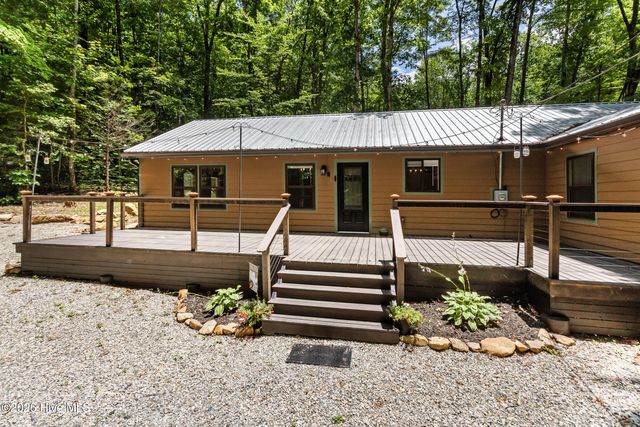2052 Granny Squirrel Drive, Andrews, NC 28901