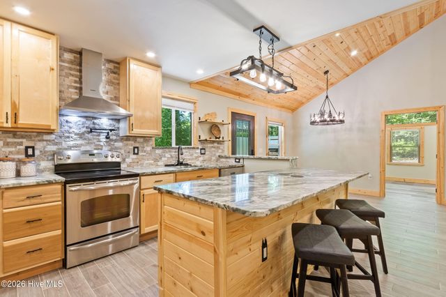 2052 Granny Squirrel Drive, Andrews, NC 28901