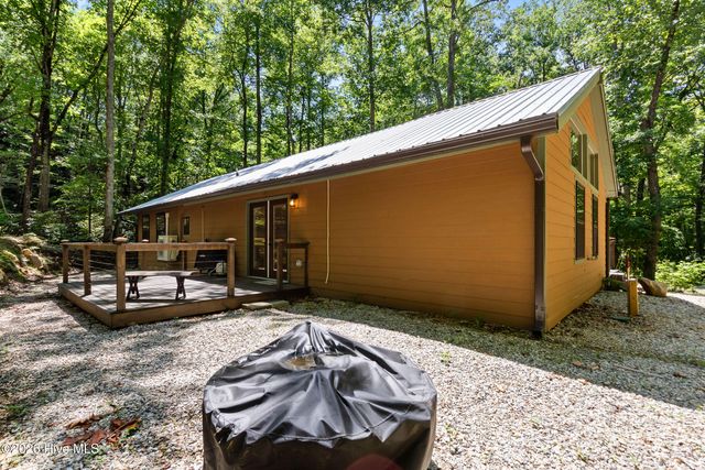 2052 Granny Squirrel Drive, Andrews, NC 28901