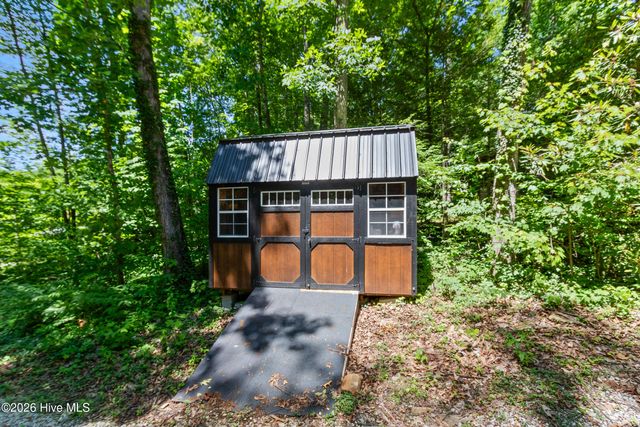 2052 Granny Squirrel Drive, Andrews, NC 28901