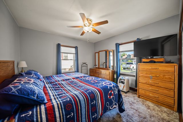 2134 W Locust Street, Davenport, IA 52804