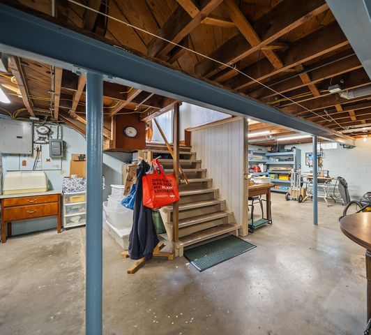 2134 W Locust Street, Davenport, IA 52804